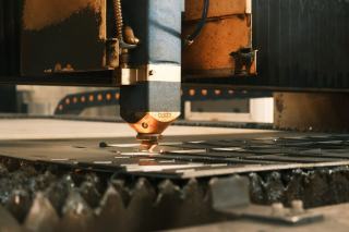 Decoupe laser industrielle : tole, tube et métal de précision